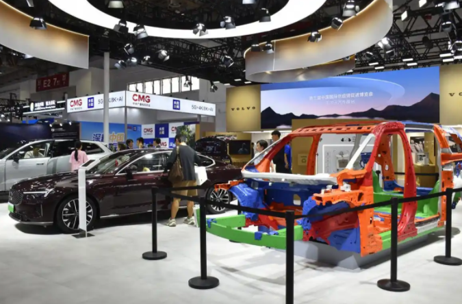 2025重庆汽车消费节：展台搭建新趋势解析