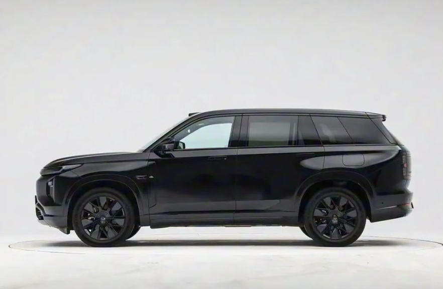 大五座SUV，星环式贯穿灯，悬浮式车顶，隐藏式门把手，15.98万起你会选它吗？