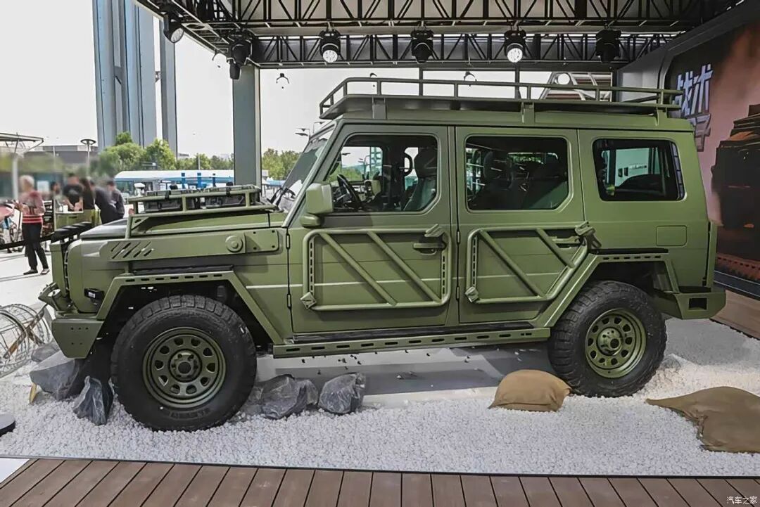 3.0T V6，420牛·米，硬核军事风“战术方盒子”，大G平替来了？